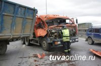 ДТП со смертями в Туве происходят в основном из-за водителей грузовиков