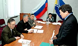 Заседание комитета по государственному строительству и местному самоуправлению. Фото пресс-службы парламента