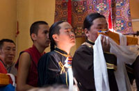 Тувинские паломники с подношениями для Далай-ламы. Фото с сайта savetibet.ru