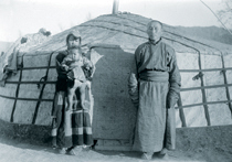 Фото Владимира Ермолаева, первого директора тувинского краеведческого музея и самого первого фотографа Тувы