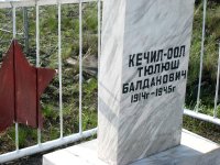 В преддверии Дня памяти и скорби в Туве волонтеры обновили памятники Героям Советского Союза