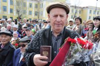 В Туве труженику тыла, приехавшему из Казахстана, торжественно вручили паспорт гражданина России