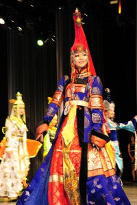 Долгармаа Ондар и Чечена Кыргыс будут представлять Туву на международном конкурсе красоты "Мисс Центр Азии"