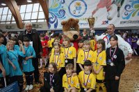Футболистки кызылской школы заняли 7-е место во всероссийских соревнованиях