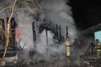 Пожар в складских помещениях Центрального рынка Кызыла был ликвидирован в час ночи