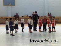 Первоклашки из Тувы заняли 3-е место на первенстве Черногорска по мини-футболу, показав самый результативный футбол
