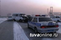 В Кызыле столкнулись три автомашины. Пострадали 7 человек