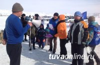 Соревнования по керлингу прошли в приграничном Овюрском кожууне Тувы
