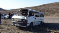 На дороге А-162 в 54 км от Кызыла опрокинулся микроавтобус