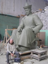В Москве завершается работа над памятником Монгушу Буян-Бадыргы