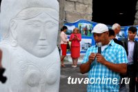 На первом международном скульптурном симпозиуме в Туве сразу два победителя