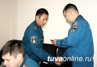 В Туве вручены ведомственные награды сотрудникам госинспекции по маломерным судам