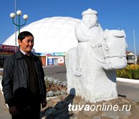 Пресс-тур по новым скульптурам юбилейной столицы Тувы