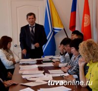 «Сверку часов» провели депутаты городского Хурала и вновь избранные от Кызыла депутаты парламента Тувы