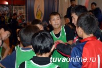 Школа № 11 смогла вырвать победу в самой старшей подгруппе на турнире по мини-футболу школ Кызыла