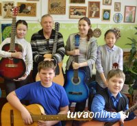 Учитель музыки Вячеслав Козлов