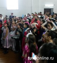 Более 300 сутхольских детей побывали на Новогодней елке депутата Государственной Думы Ларисы Шойгу