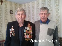 Фронтовиков Кызыла поздравляют депутаты Хурала представителей столицы