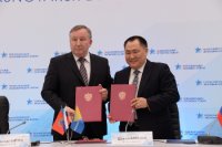 Тува и Алтайский край подписали на КЭФ-2015 соглашение о сотрудничестве