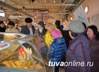 Тандинская баранина за 270 рублей, вкуснейший хлеб – от Пирогова, сизимская картошка… В Кызыле начались субботние «Дни кожуунов»