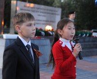 Школьники Кызыла соревновались за право нести почетный караул в дни празднования 70-летия Победы