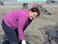Защита от пожаров: Левобережные дачи в Кызыле опахивают