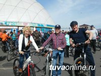 Кызыл: Более 230 человек приняло участие в велопробеге, посвященном 70-летию Победы