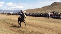 На родине Сергея Шойгу в Туве прошли конные скачки, посвященные 70-летию Победы
