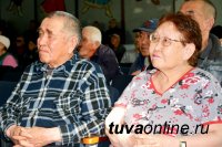 В канун Дня Победы пожарные Тувы поздравили ветеранов