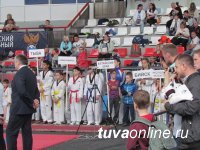 На турнире в Омске юные тхэквондисты Тувы завоевали четыре медали