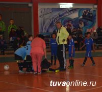 Кызыл-Мажалыкские школьники обыграли в футбол команды Кызыла, Абакана, Бай-Хаака, Усть-Элегеста!
