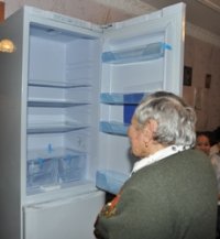В Туве участников Великой Отечественной войны поздравляют с Новым годом и вручают им в подарок холодильники