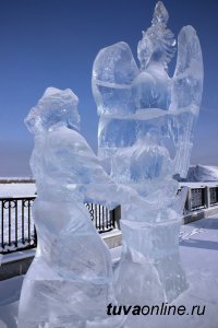 Наибольшую зрительскую поддержку в народном голосовании получила ледяная скульптура "Алдын-Кушкаш" (Жар-птица)