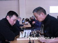 Шахматный турнир памяти Матпы Хомушку собрал более 50 любителей шахмат Тувы 