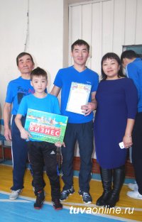 Дедушка, папа и внук Серенбил - самая спортивная семья Кызыла