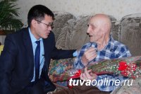 Кызыл: Фронтовику Павлу Тихонову исполнилось 103 года