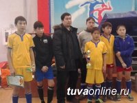 Юные футболисты Хову-Аксы заняли второе место на окружном этапе Всероссийского турнира по мини-футболу среди школьников Сибири!