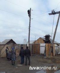 Пожар на трансформаторе оставил жителей Левобережных дач Кызыла без электричества