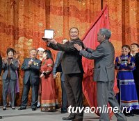Национальный театр Тувы принимает поздравления с юбилеем