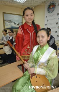 Знатоком родного языка на Межрегиональной олимпиаде в Хакасии признана Солангы Доо