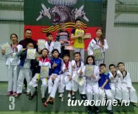 У 7-х спортсменов Тувы медали открытого Первенства Саяногорска по тхэквондо