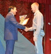 Лучшим работником органов местного самоуправления Кызыла признан начальник Западного терруправления Омак Ондар