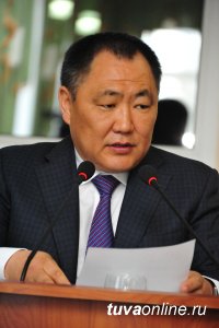 Глава Тувы выступил в Верховном Хурале с Отчетом о деятельности Правительства в 2015 году