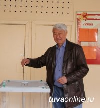 Одним из первых в предварительном голосовании в Туве принял участие спикер парламента Кан-оол Даваа