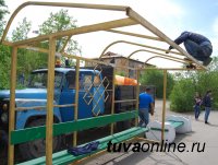 В Кызыле ремонтируют остановочные павильоны