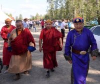 Главе Тувы Шолбану Кара-оолу подарили освященные буддийские сутры для привлечения защиты и благополучия