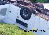 Глава Тувы Шолбан Кара-оол выразил соболезнования в связи с гибелью людей при падении в обрыв рейсового автобуса