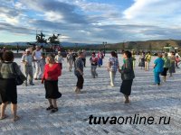 Кызыл: Активисты танцевальных четвергов для старшего поколения вызывают на «Танцевальный баттл» молодежь