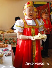 Школьники Кызыла узнают больше о народностях России