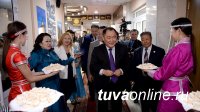 В Туве с участием губернаторов приграничных аймаков Монголии открылась выставка, посвященная 95-летию установления дипотношений между Россией и Монголией